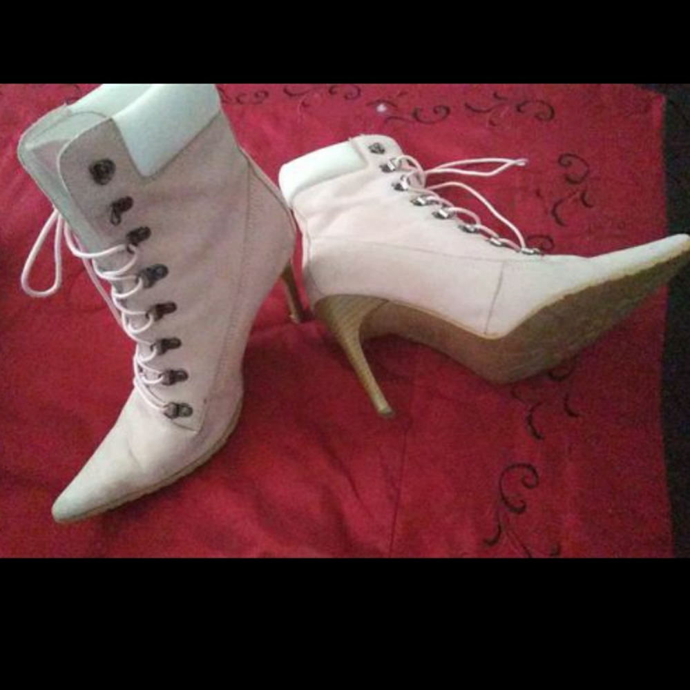 👠 HEELS